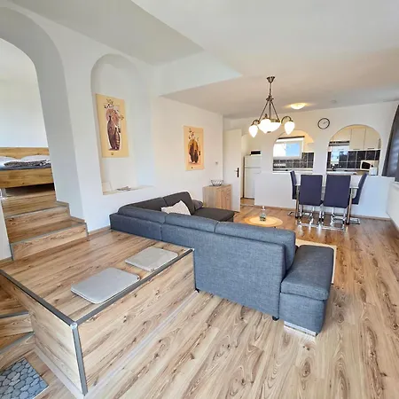 בית נופש No 109 House Beautiful View With Pool Balatongyörök